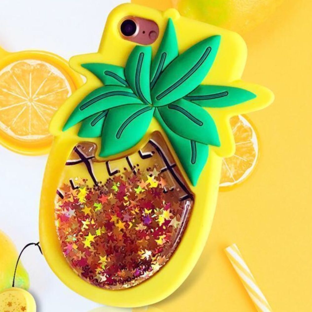 ❤️NEW!!!❤️Pineapple Silicone Phone Case w/sequin.